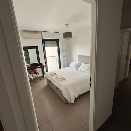 Grand 3 Pieces Avec Terrasse Vue Confort شقة